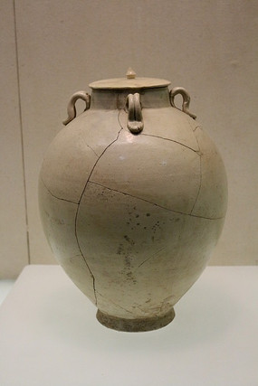 唐代四系白瓷罐