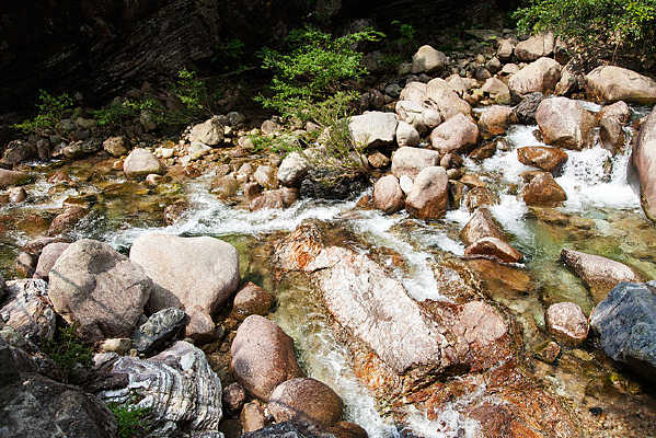 ��ɽɽ��ʯͷ