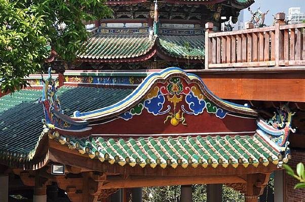 ��ɫ����