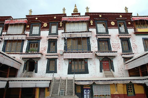 ��������