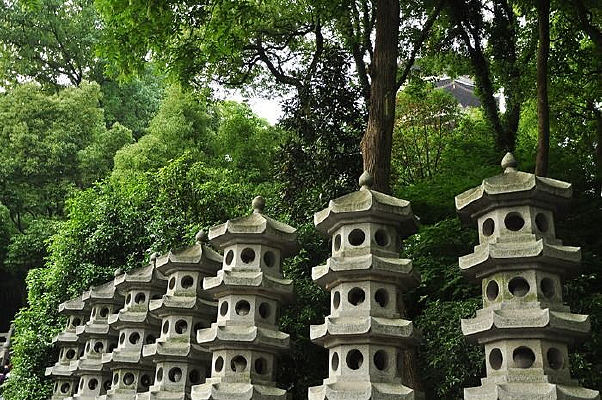 �׷�����