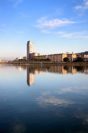天水人工湖西河风景线景色