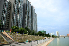 ���÷�չ��ͼƬ