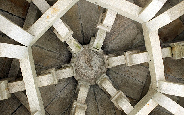 �����ε���