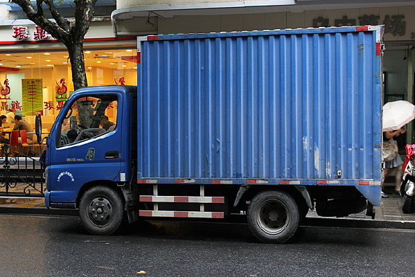 ��ɫ����