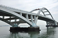 ��Ե����