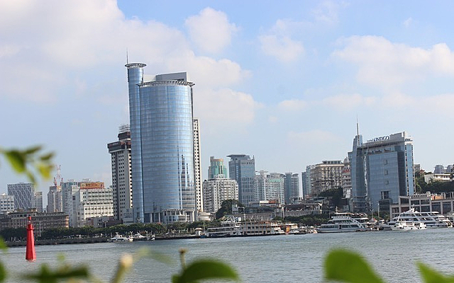 ���۴���