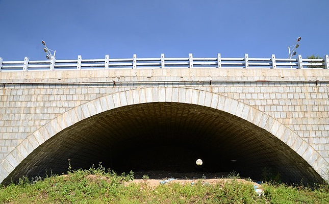 �ɻ�����·��