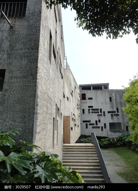 特色矩形外窗的杭州中国美术学院教学楼