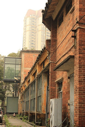 广州红砖厂复古陈旧厂房外墙