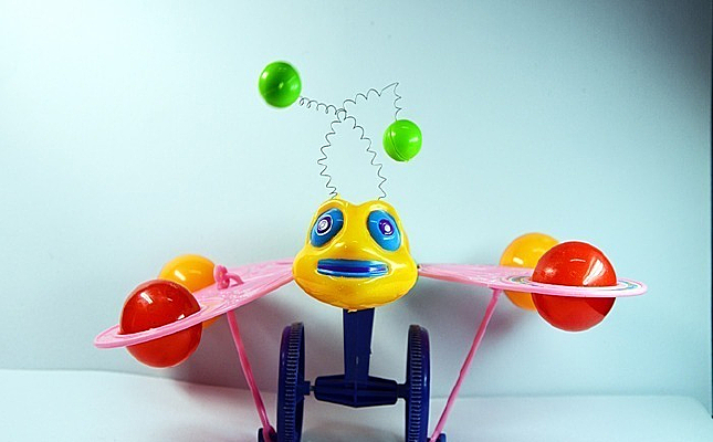 �������