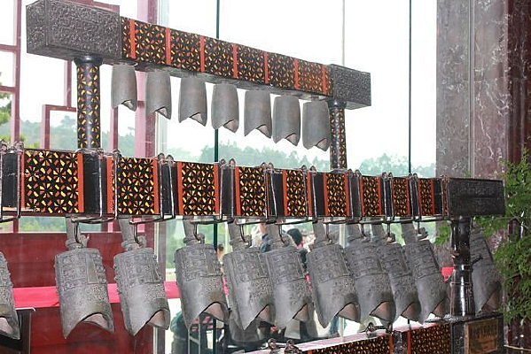 ս������