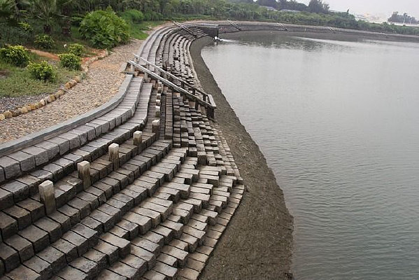 ���߰���