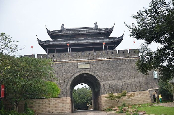 ������ɽ