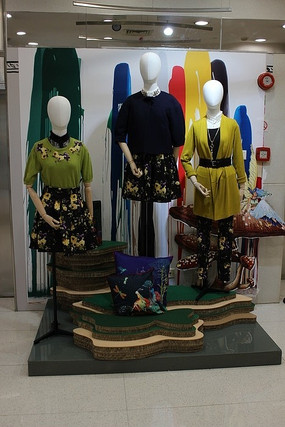 ����ʱ��Ůװ