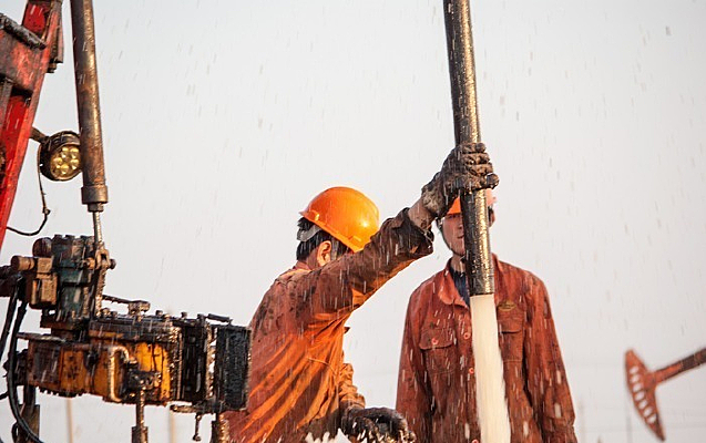 ʯ�͹��˾�ҵ