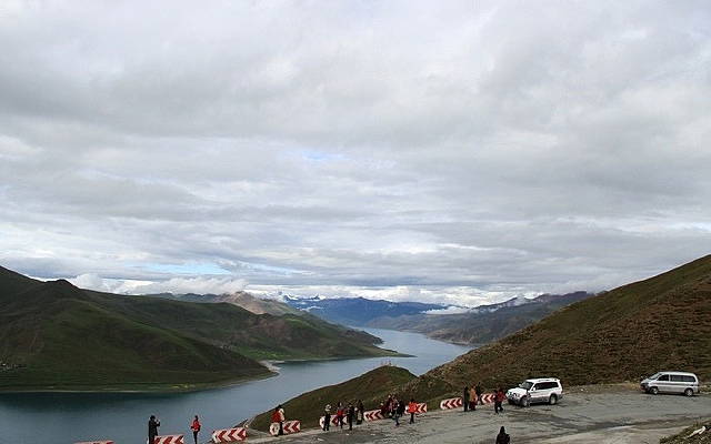 �������