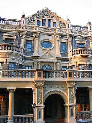 ��ɫ����