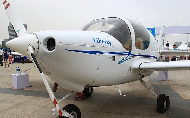 С�����÷ɻ�