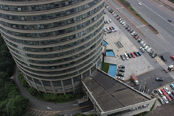 ���Ͻ���