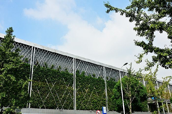 �Ϻ������й�չ����