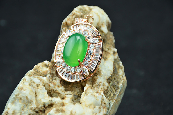 ��Բ��ʯ��׹