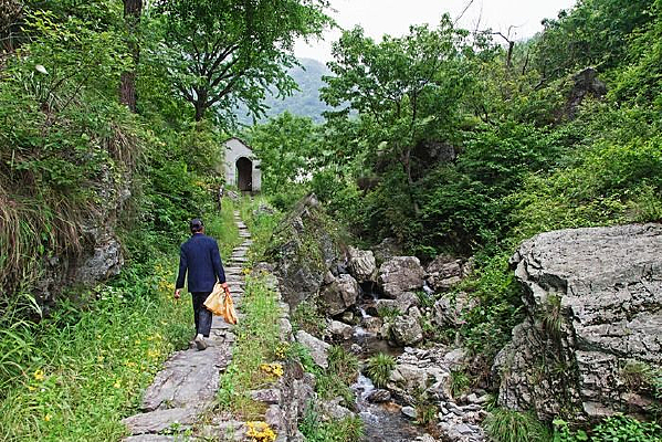 ��ɽ����ɽ�ŵ�