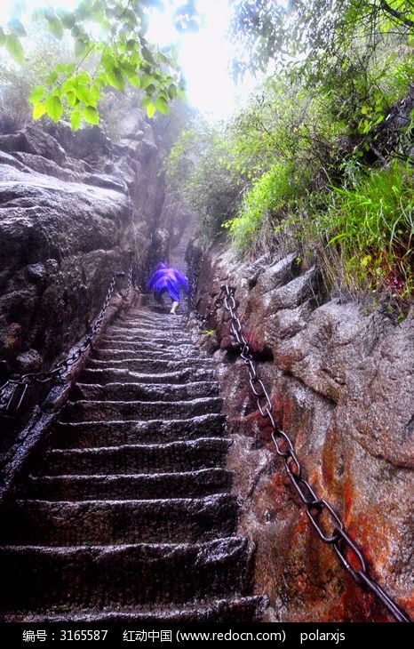 华山狭窄陡峭的山路图片