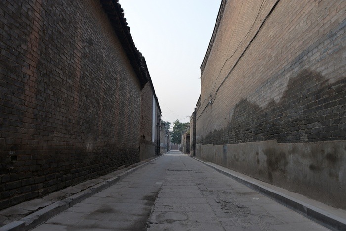 早晨寂静的巷子