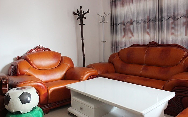 ��ɫ����