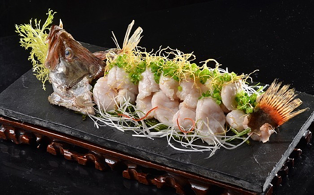 �������