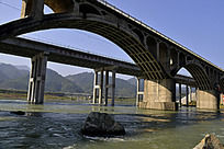 ��ʯ����