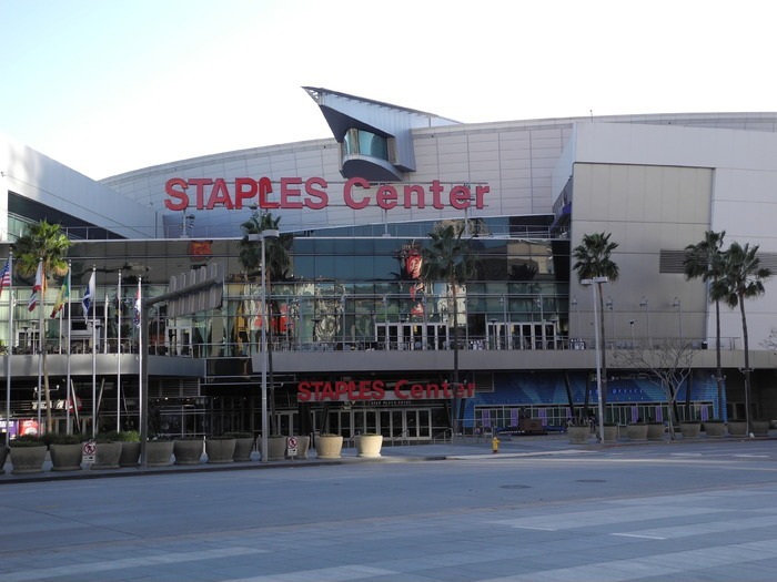 五邑大学区柏来篮球馆落成启用