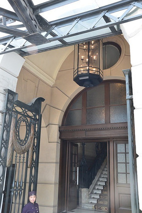 ���µ���