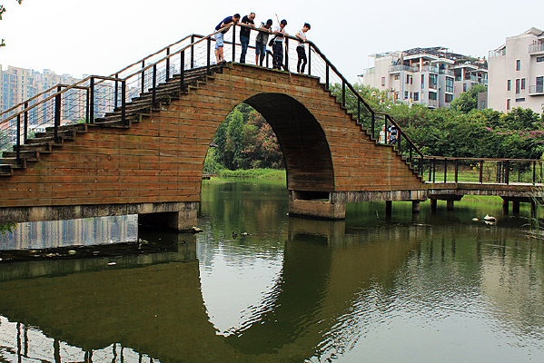 ���澰����