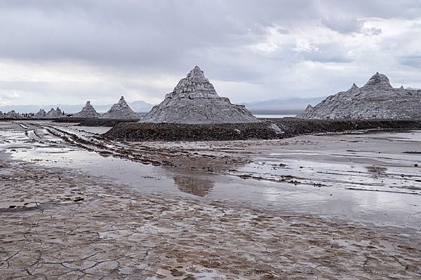 ��ɫ�迨�κ�