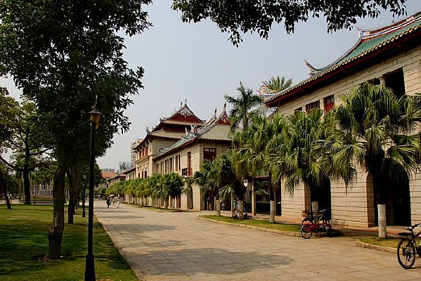 ���Ŵ�ѧУ԰����