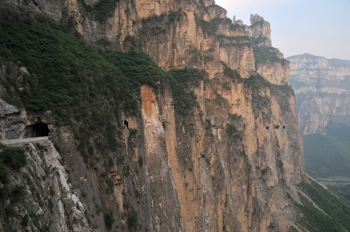 太行山上的绝壁公路图片