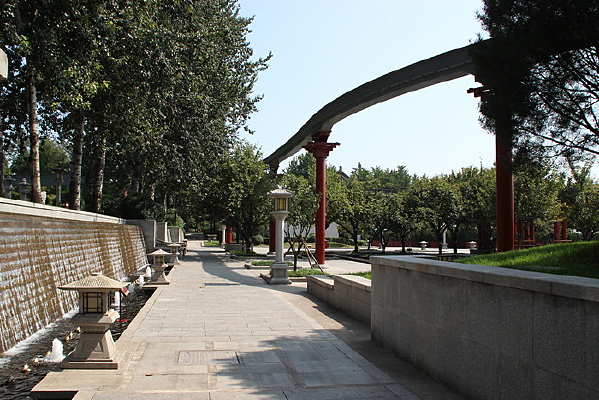 �����µĹ㳡