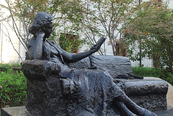 �����Ů��