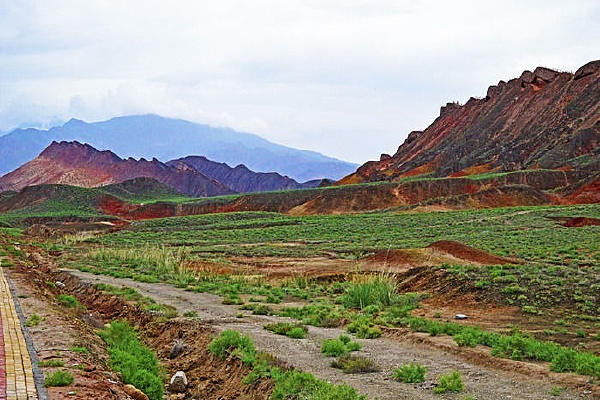 �����̲ݵ�ɽ