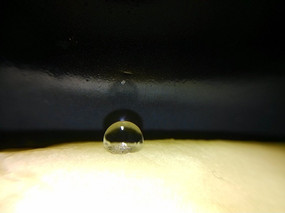 ��ɫ͸��ˮ��