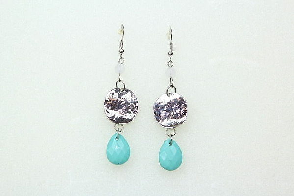 ��ɫ����