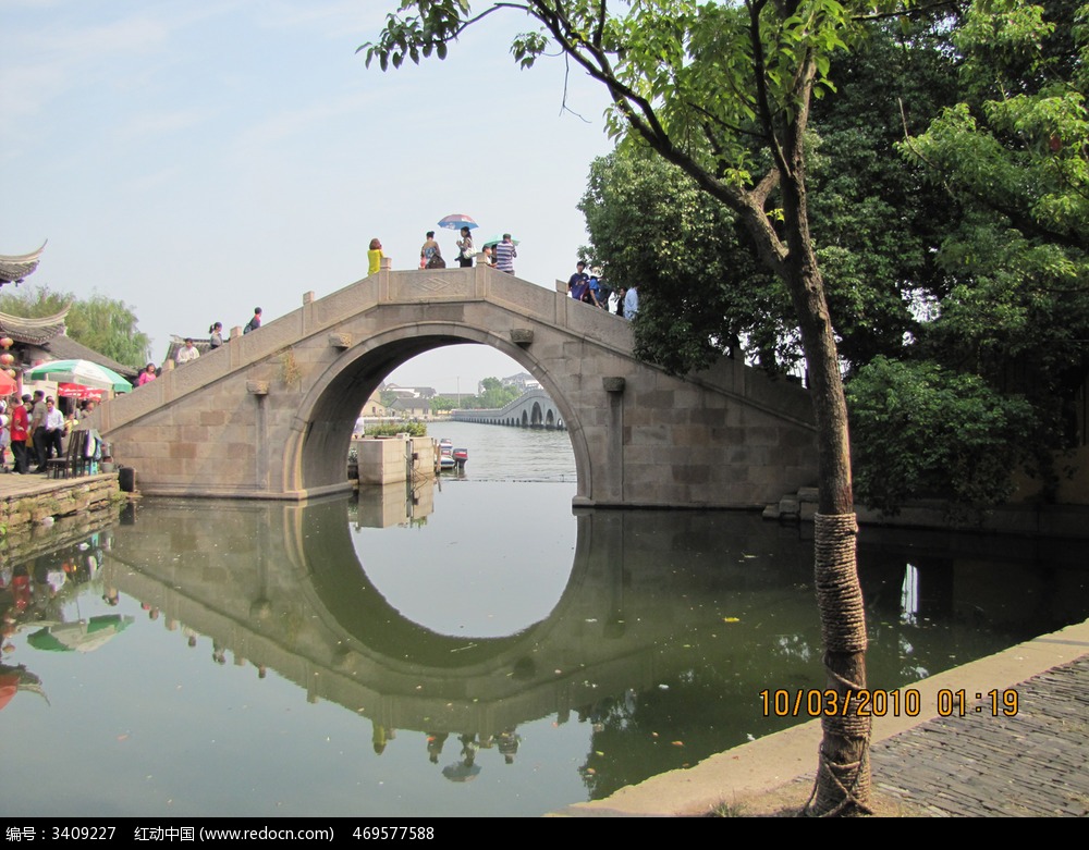 拱桥倒影