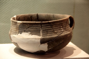 ��ɫ��͹��