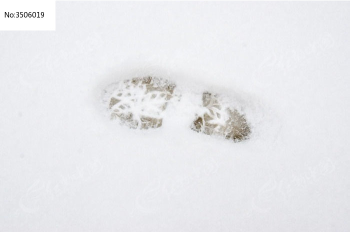 雪地里的一个脚印