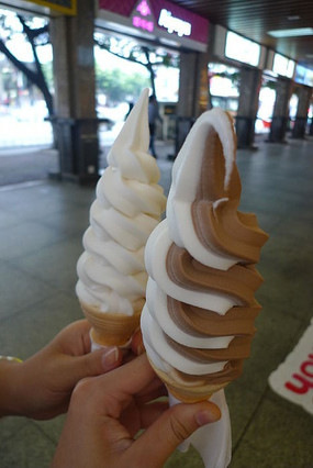 �������