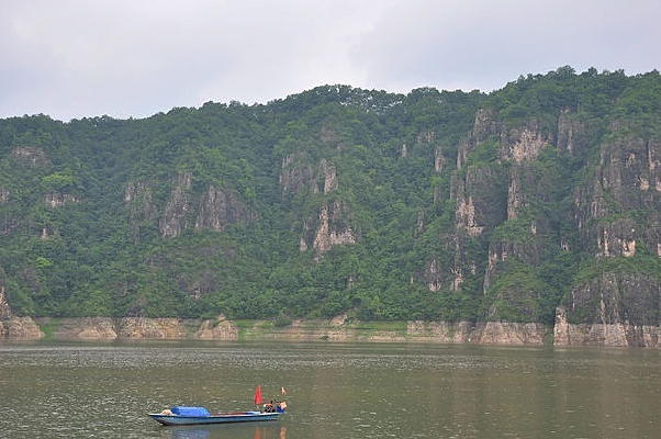 �ɻ����ϵ��洬