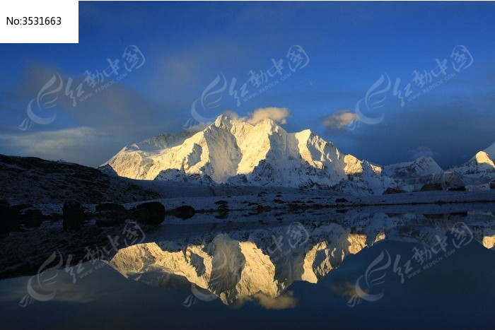 西藏雪山