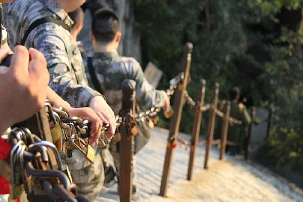 ����ɽ;�� ż������